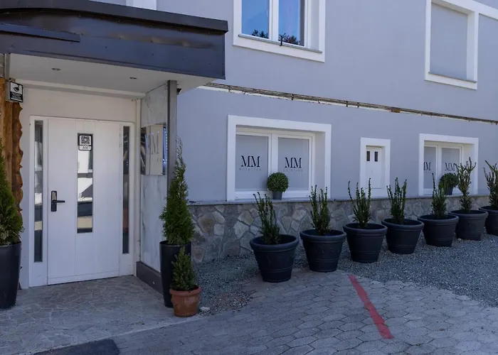 לינה וארוחת בוקר Mm בלד