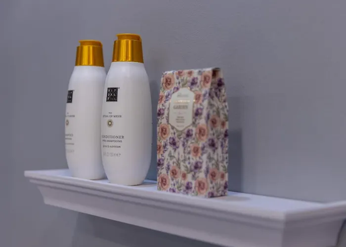 לינה וארוחת בוקר Mm